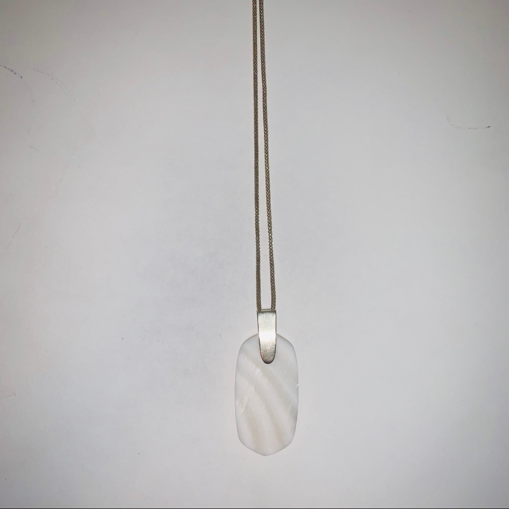 Kendra Scott necklace